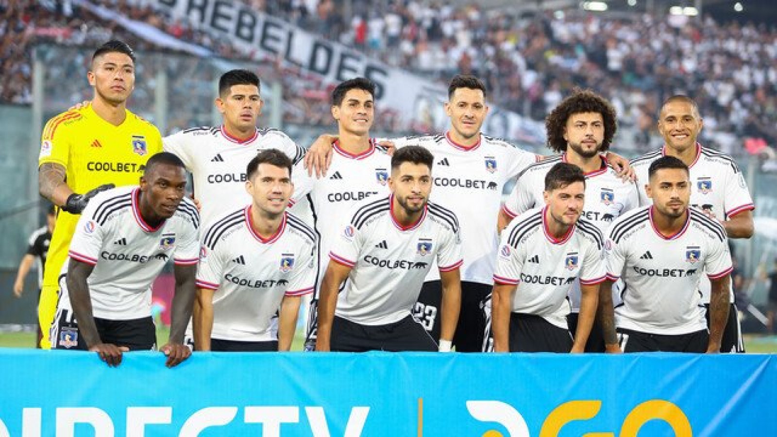 Los precios que pagaron los hinchas de Colo Colo por las camisetas subastadas