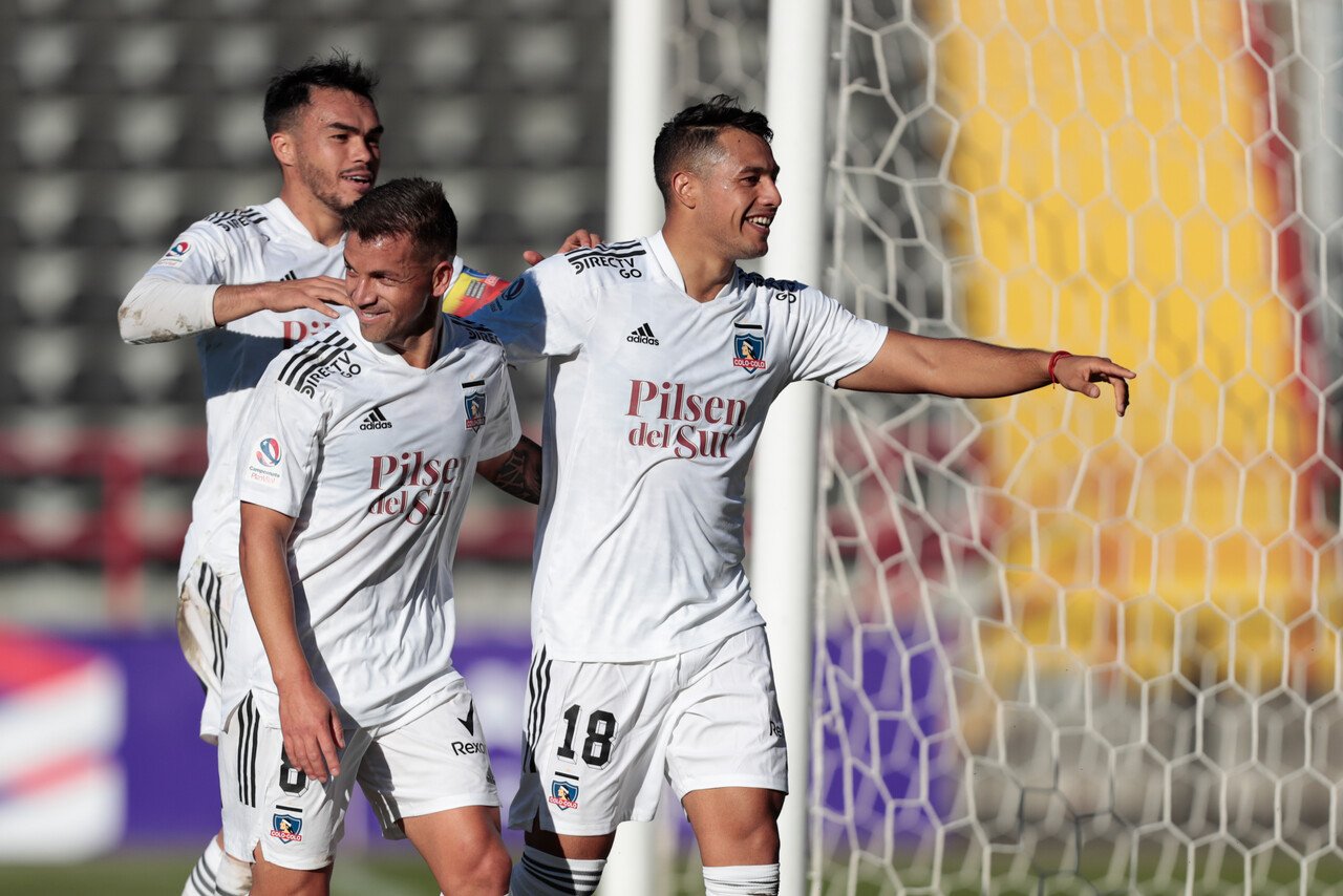 Colo Colo venció a Huachipato y alcanzó la punta del campeonato