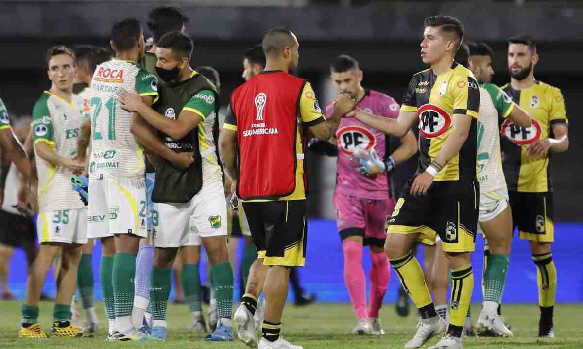 Coquimbo empató ante Defensa y Justicia dejando la llave abierta