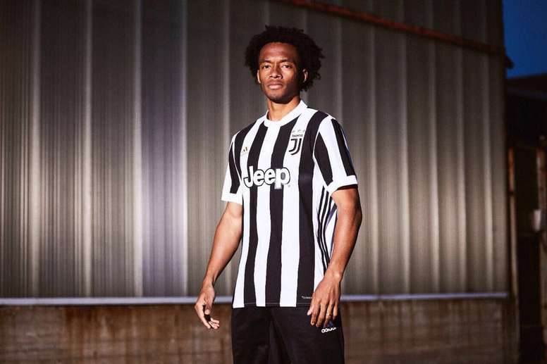 El jugador de la Juventus Juan Guillermo Cuadrado ha sido operado