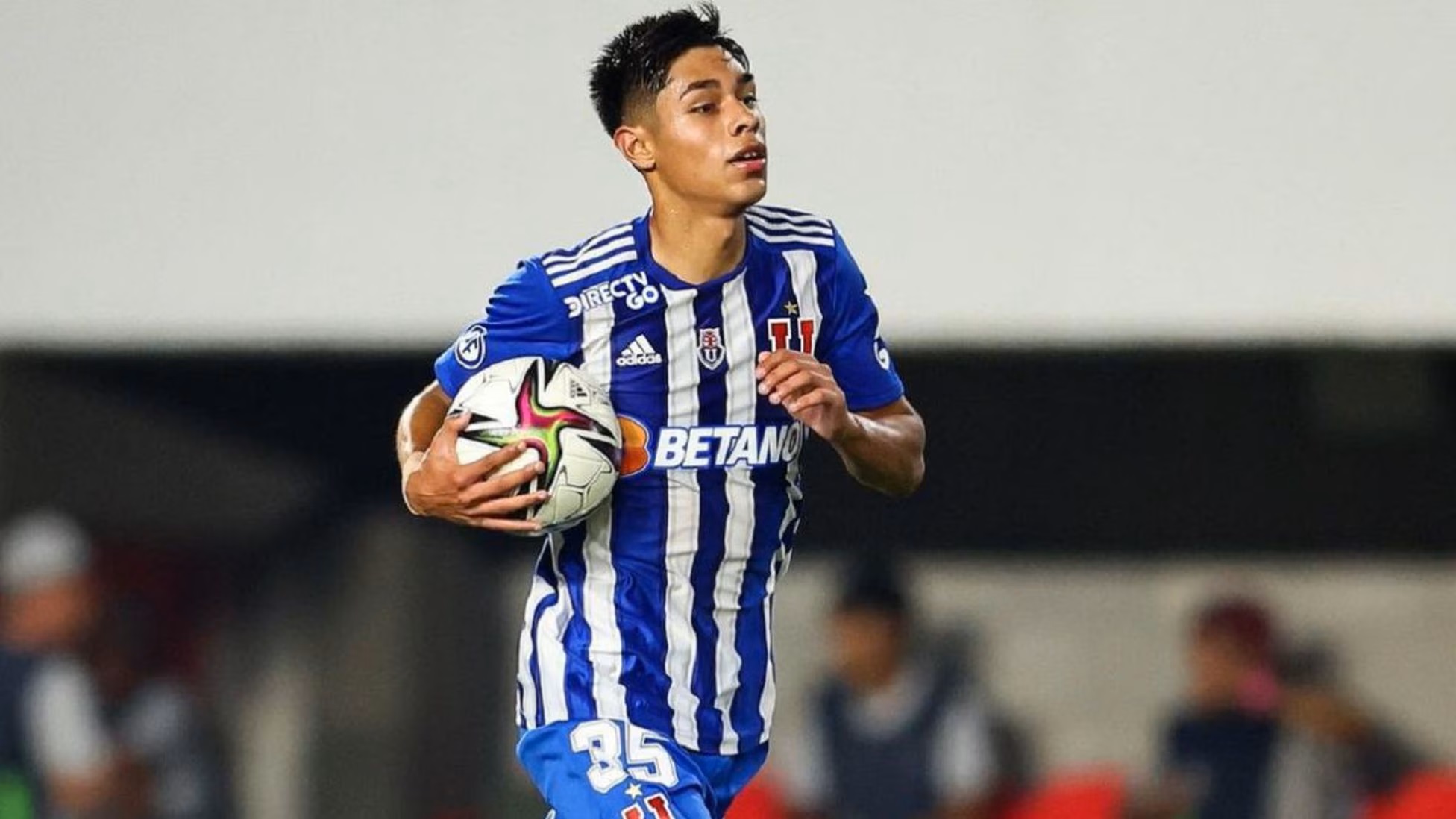 Importante equipo de la Premier League quiere fichar a Darío Osorio