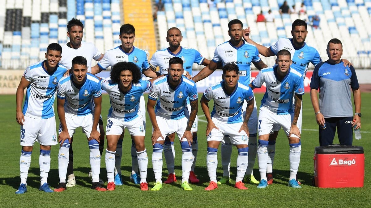 Llegaron caminando al aeropuerto: Antofagasta viajó para enfrentar a la ‘U’