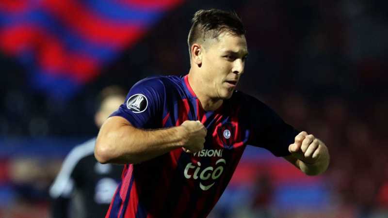 Colo Colo inició las gestiones por delantero Argentino