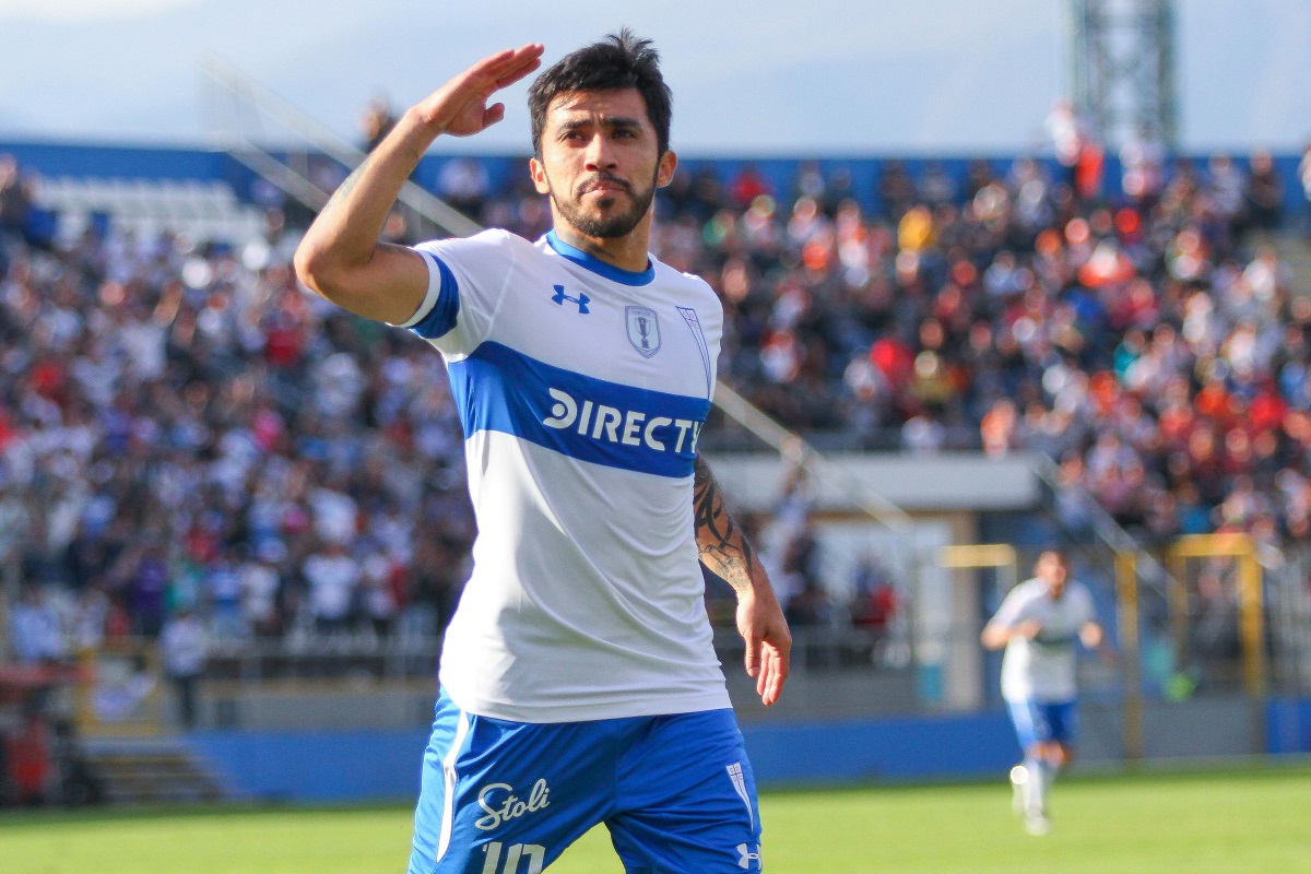Aún no renueva en Católica: Edson Puch interesa en otro club