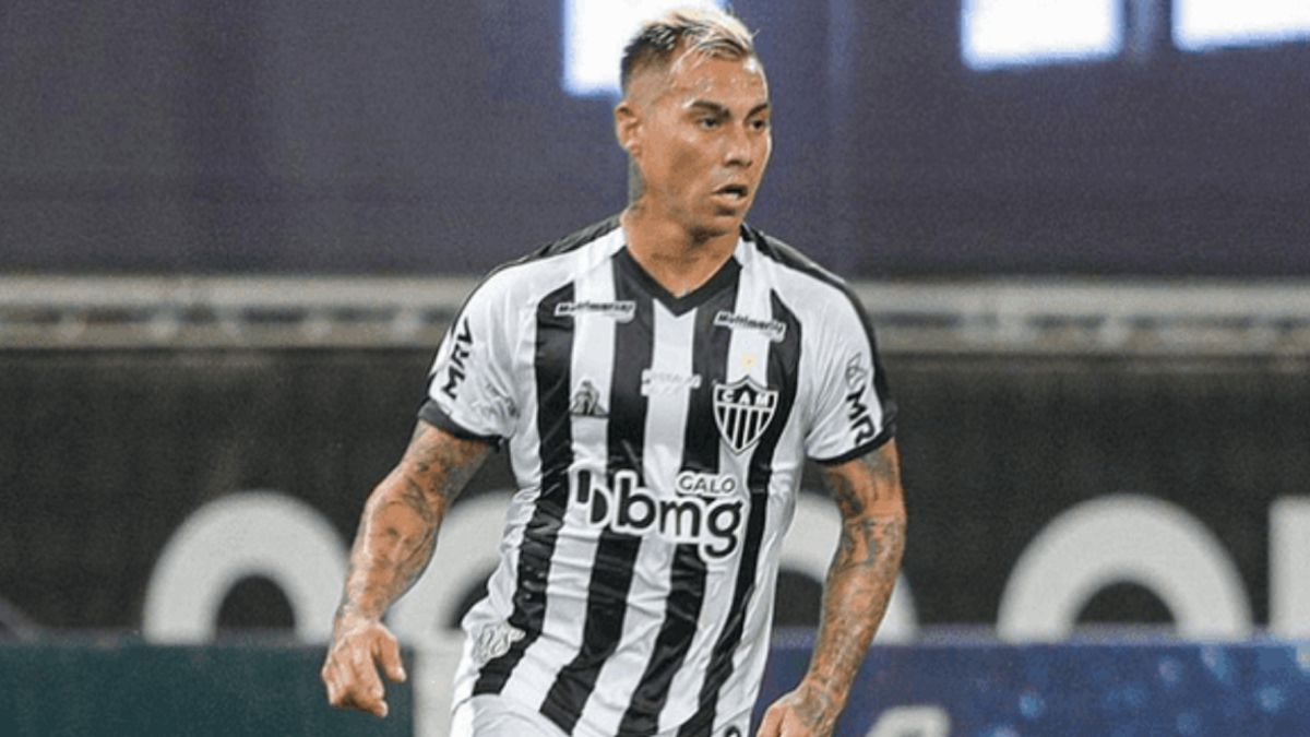 Eduardo Vargas confiesa que pensó en dejar el fútbol