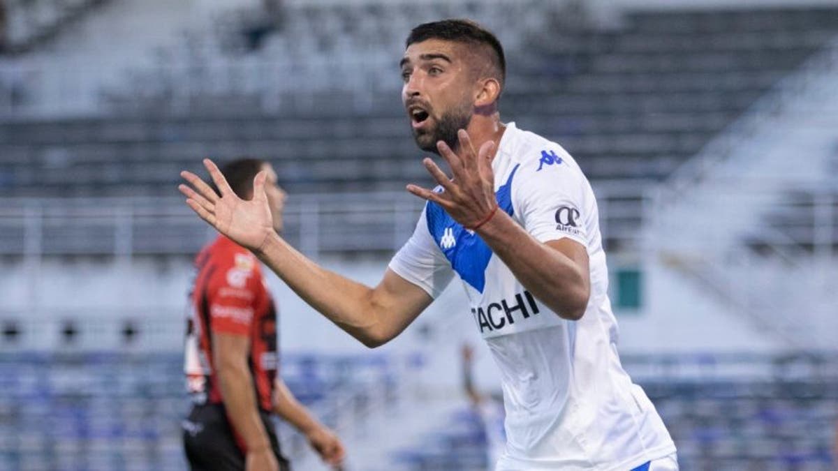 Emiliano Amor llegó a Chile para sumarse a Colo Colo