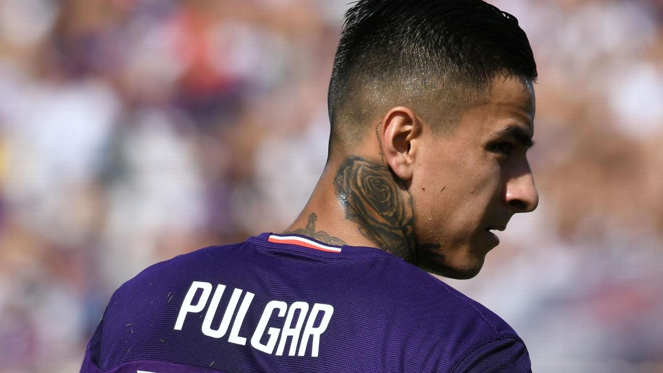Alcanzó a jugar 10 minutos: Erick Pulgar sufre dolorosa lesión