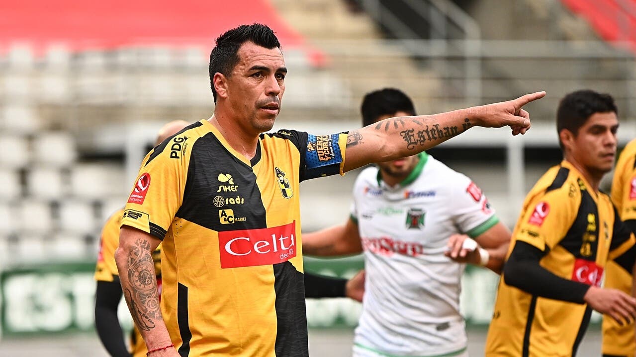 Esteban Paredes revela que dejó Coquimbo Unido no el fútbol