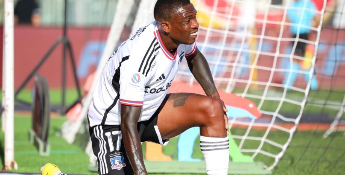 Confirman grave lesión del delantero de Colo Colo Fabián Castillo