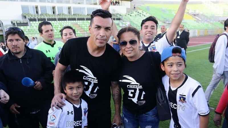 Familia de Esteban Paredes fue agredida en el Estadio Nacional