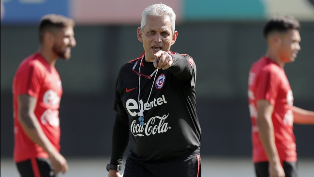 Reinaldo Ruedas recibe a la Selección a Bravo y a Vargas