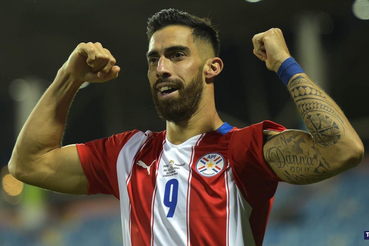 Colo Colo insistirá por fichar a Gabriel Avalos