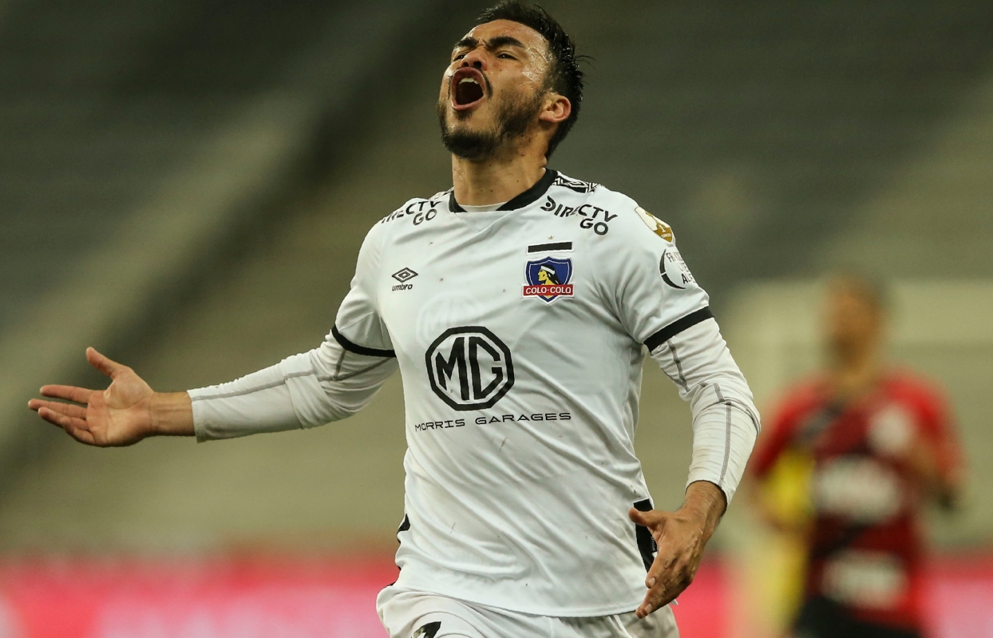 Revelan castigo para Gabriel Suazo por expulsión en el Superclásico