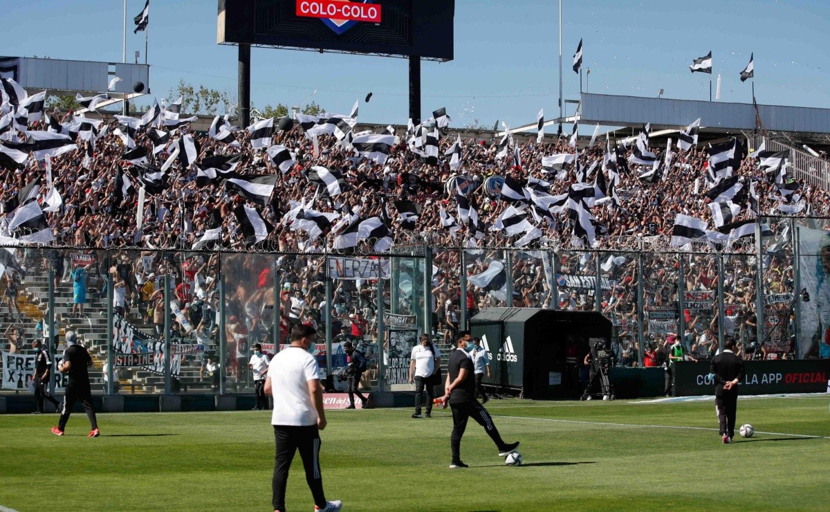 «Lo suspenden o lo suspendemos»: Garra blanca amenaza con boicotear duelo con Wanderers