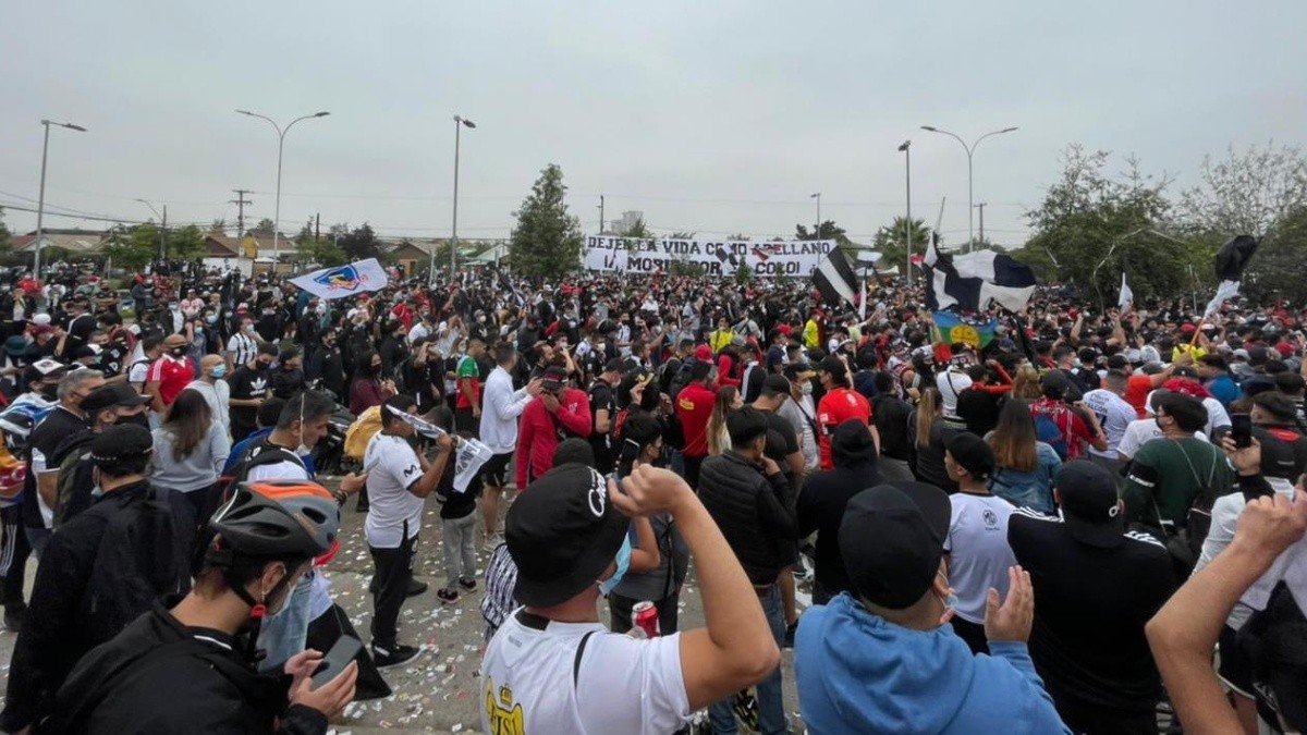 Garra Blanca amenaza de muerte a jugadores de Colo Colo