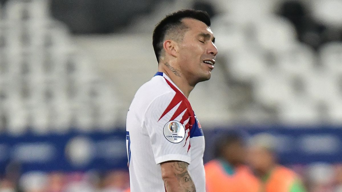 La tristeza de Medel tras eliminación de Copa América: «Perdón Chile»