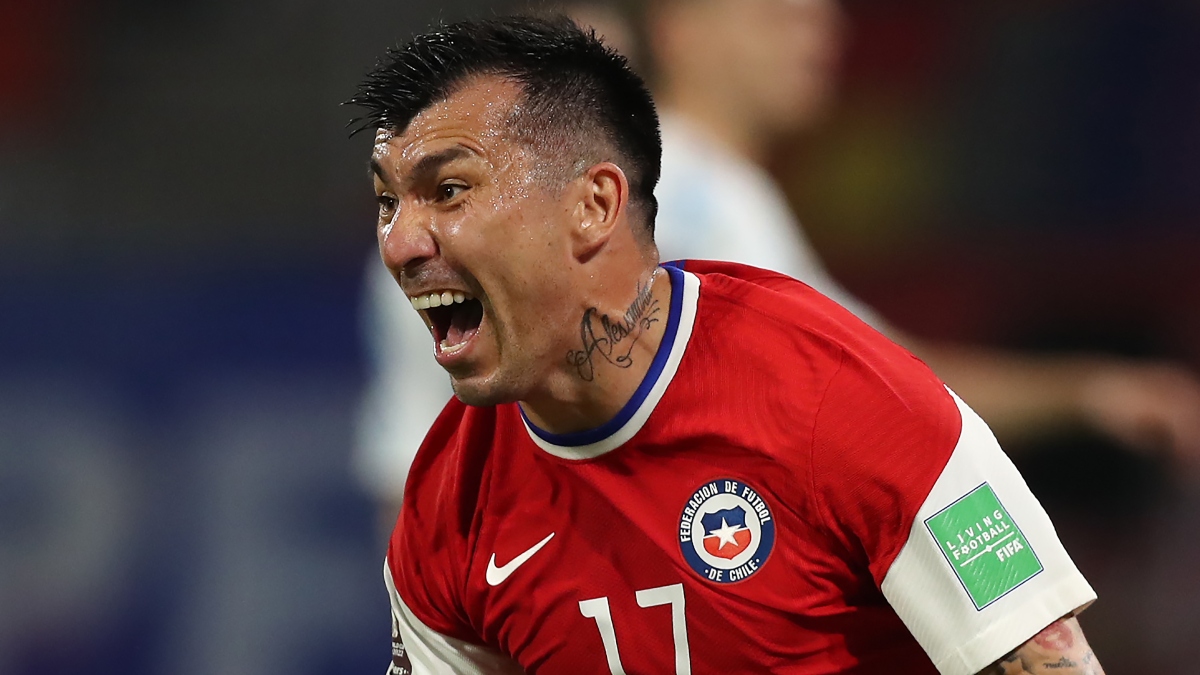 Director ganador del Oscar alabó «bellísima cara» de Gary Medel