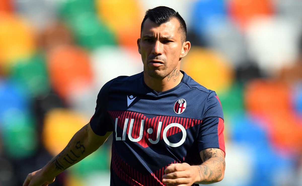 Gary Medel volvió a entrenar con el Bologna tras superar el Covid-19