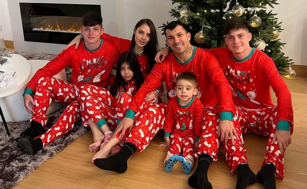 «Disfruten de los suyos»: El saludo Navideño de Gary Medel