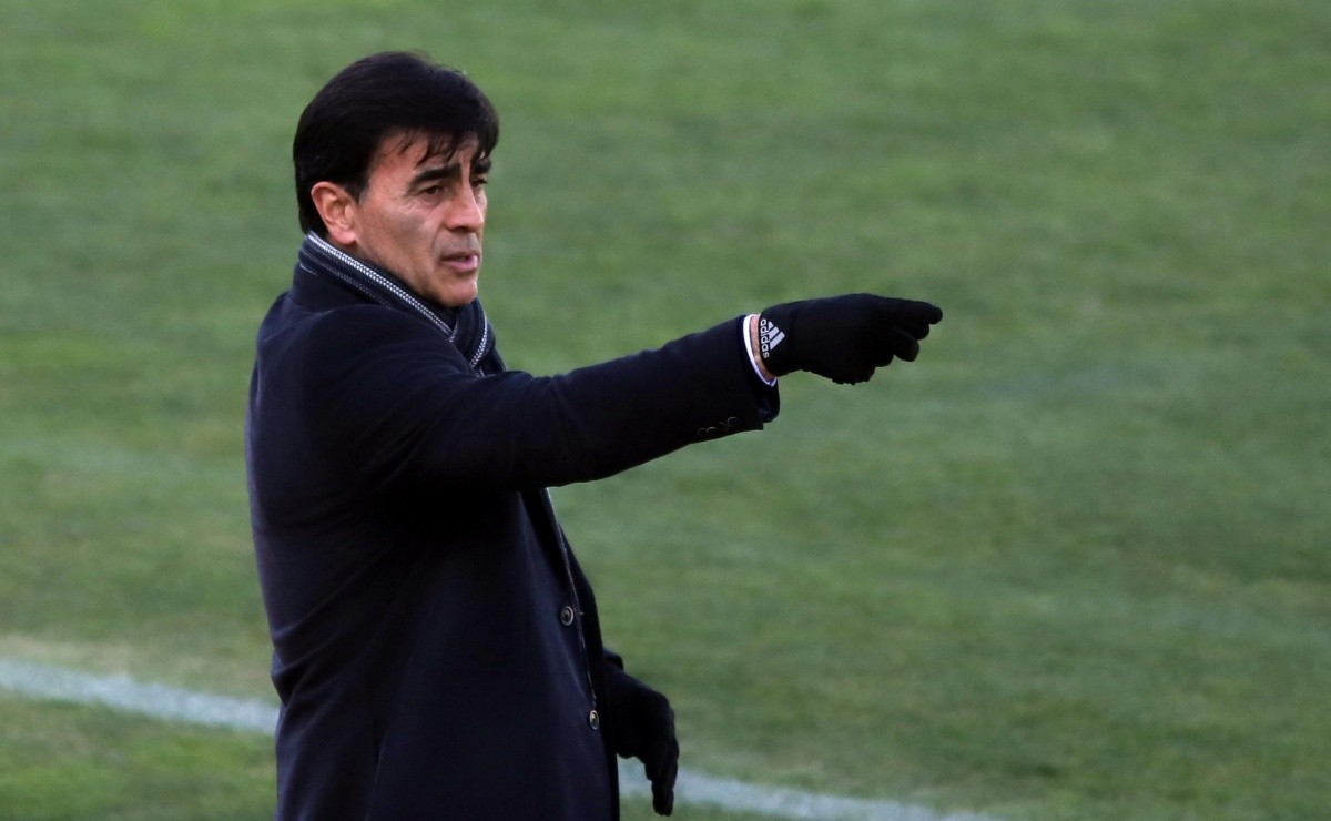 Aseguran que Quinteros pidió fichaje de puntero chileno