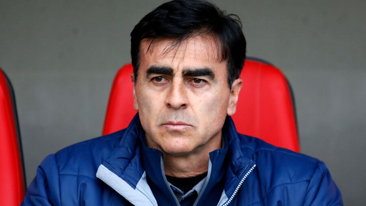 ¿Técnico Gustavo Quinteros deja Colo Colo?