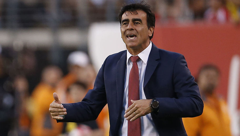 Anuncios del Director Técnico Gustavo Quinteros