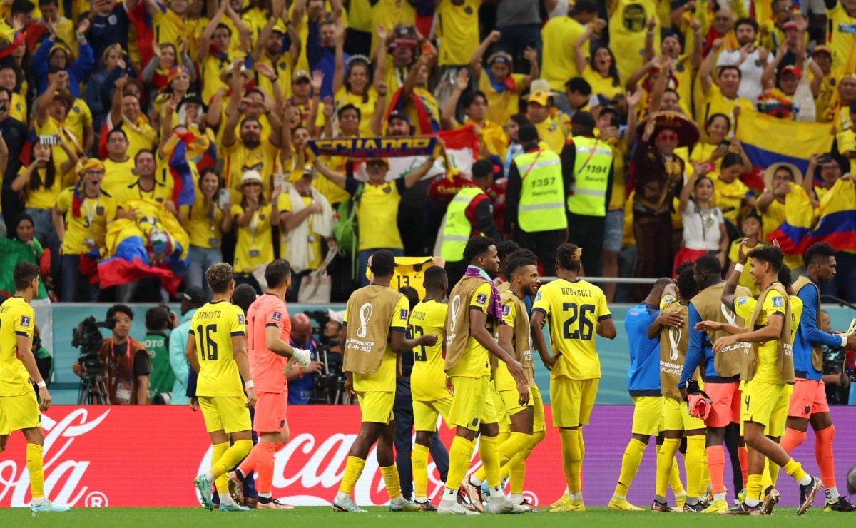 FIFA castiga a Ecuador por cánticos de su hinchada contra Chile