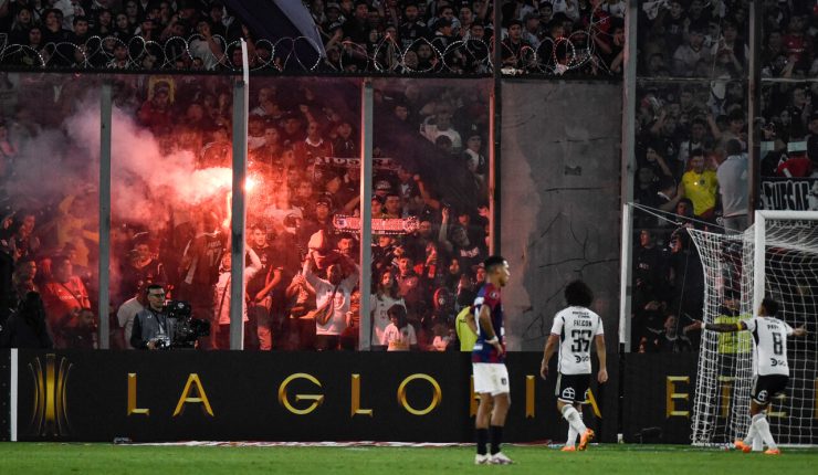 Conmebol castigó a Colo Colo por incidentes en Copa Libertadores