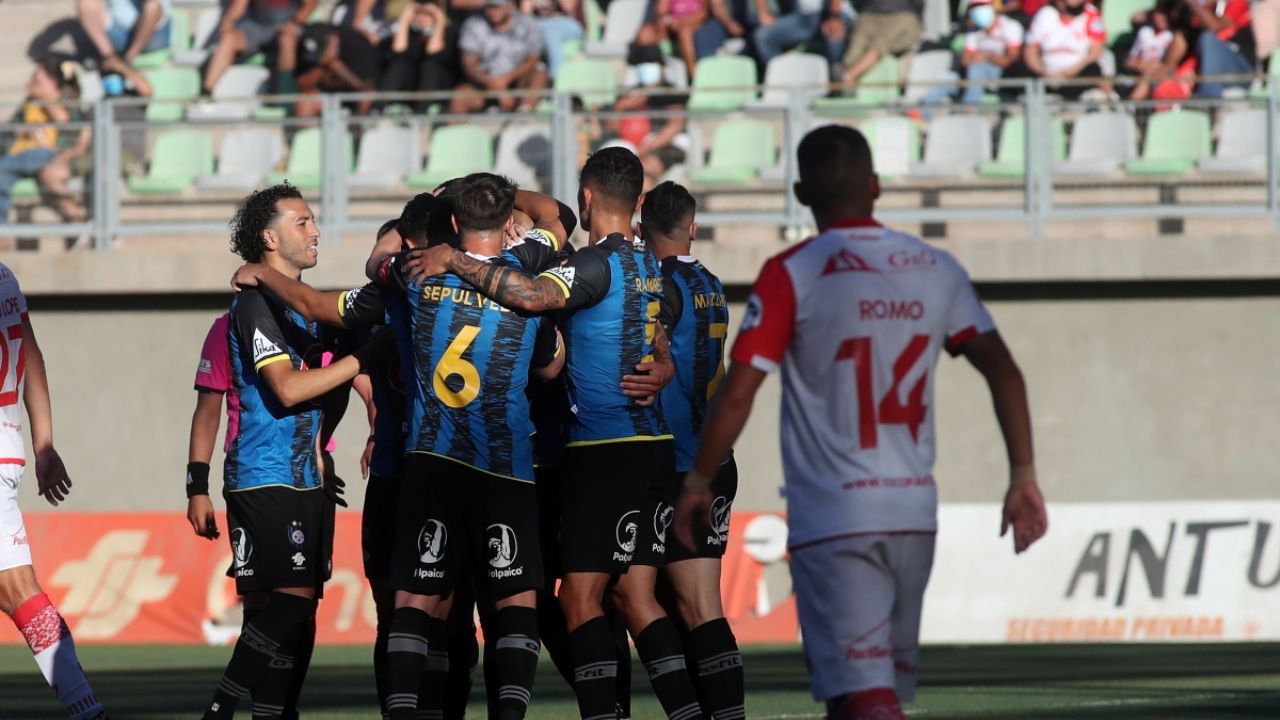 Huachipato saca ventaja en el primer partido de la Liguilla ante Copiapó