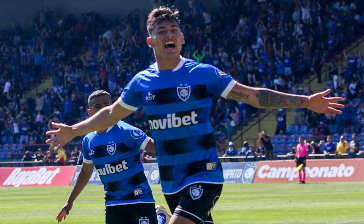 (Resumen) Huachipato goleó a Everton y se apodera del liderato de la tabla