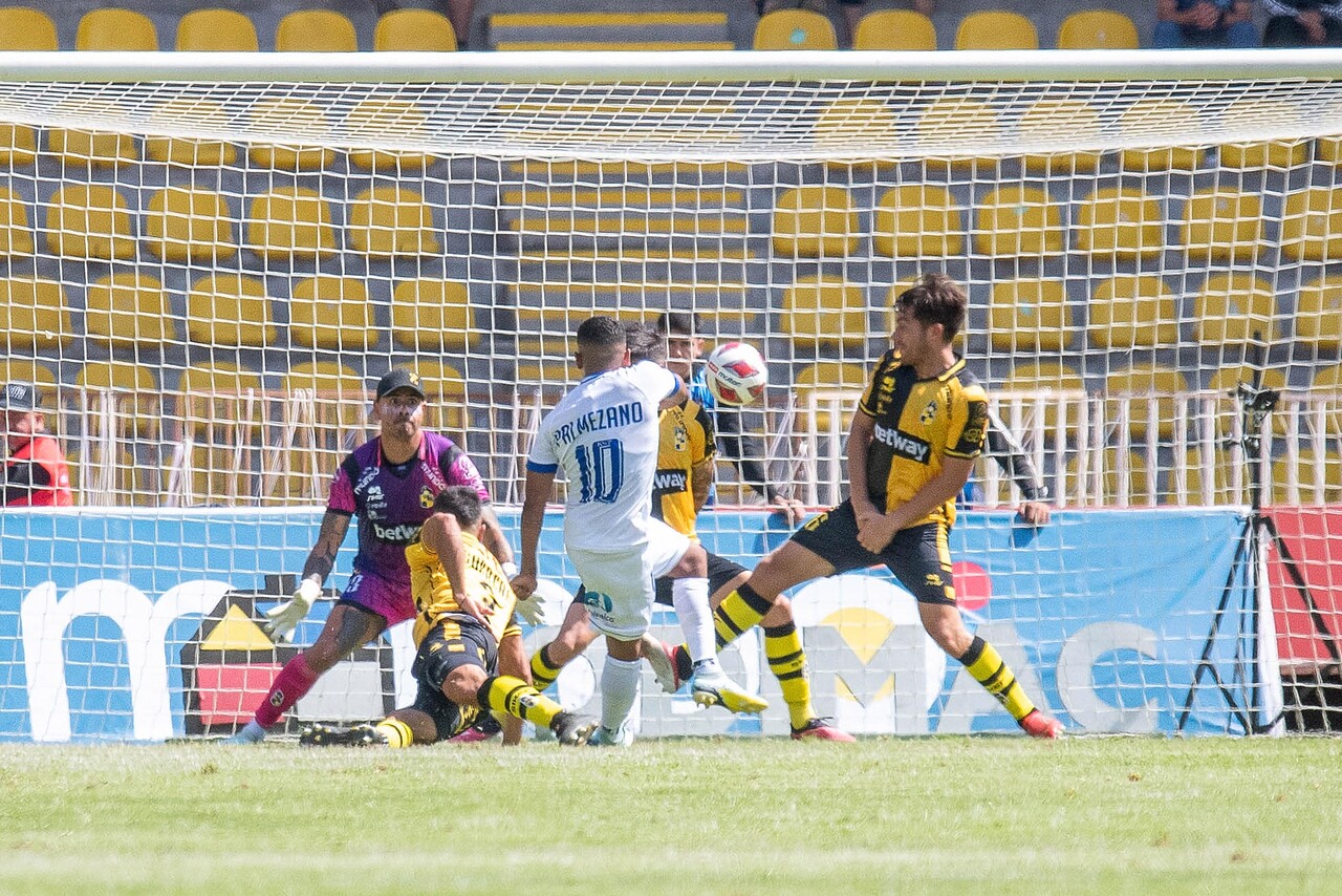 (Goles) Huachipato vence a Coquimbo y se mantiene líder en el torneo
