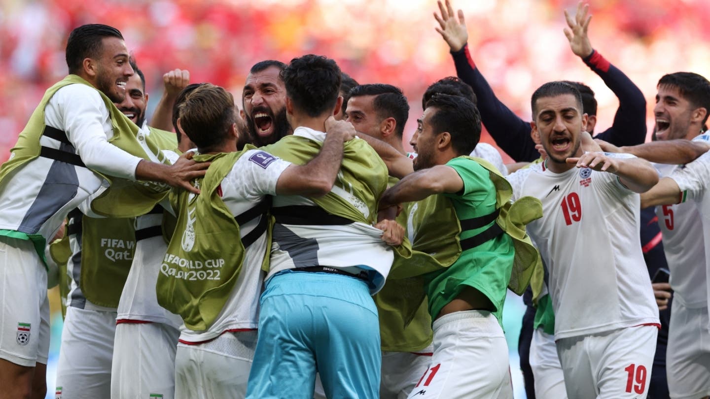 (Goles) Irán da la sorpresa y vence a Gales en el mundial de Qatar