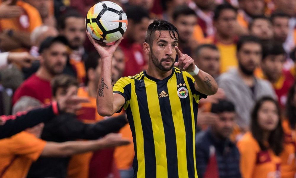 Aseguran que equipo italiano quiere a Mauricio Isla