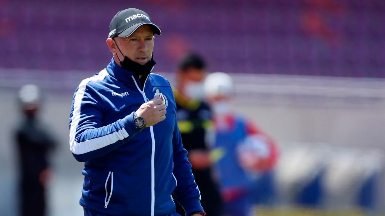 Ivo Basay interpone millonaria demanda contra La Serena