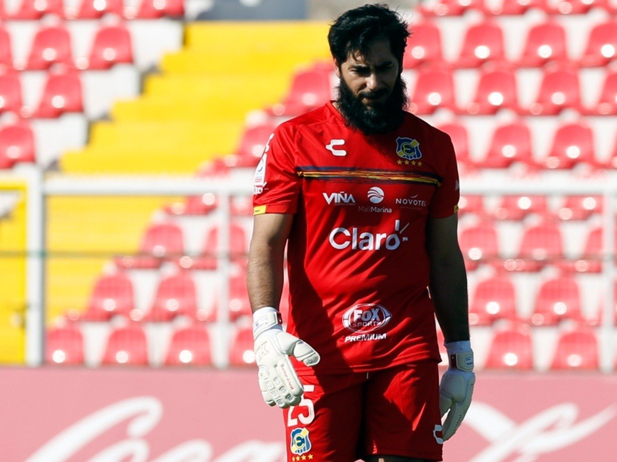 Johnny Herrera: «Si no es por De Paul, la U pudo haber recibido siete goles»
