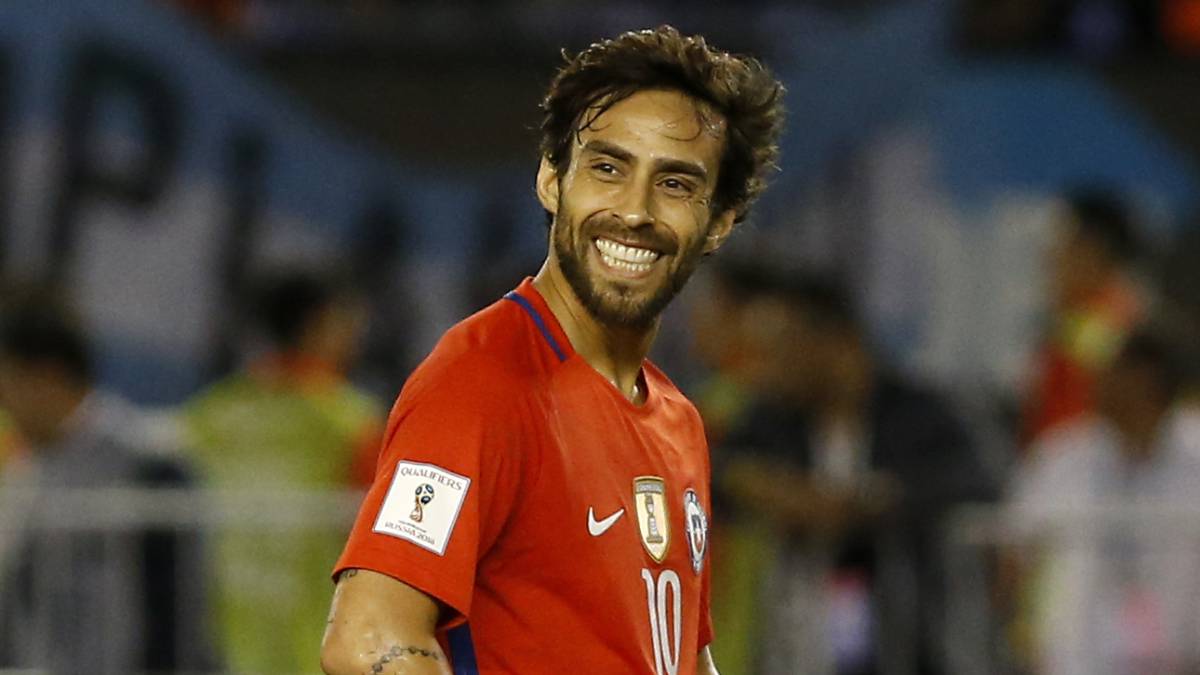Jorge Valdivia: «Fue muy triste ver a Chile como terminó jugando»