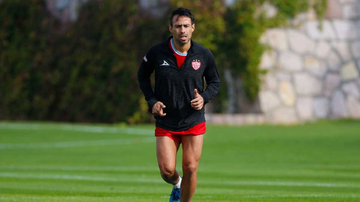Duró cuatro partidos: El sorpresivo despido de Jorge Valdivia en Necaxa