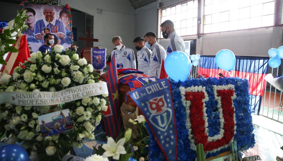 Jugadores de Universidad de Chile asistieron a velorio de Leonel Sánchez