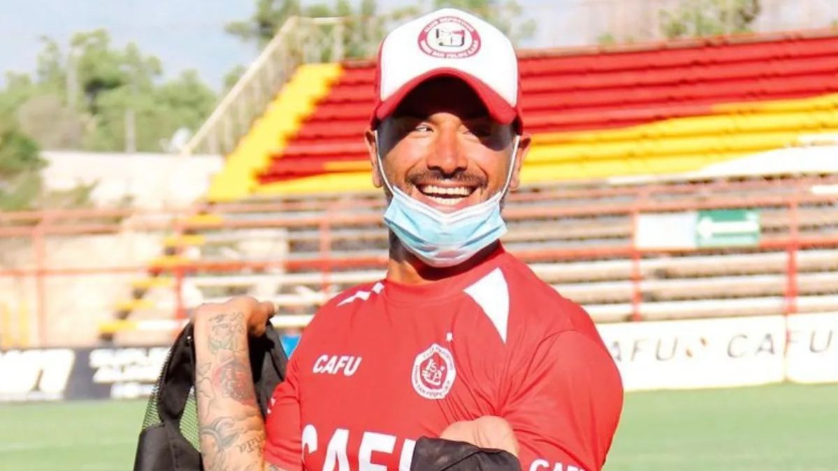 Duró 3 meses: Kike Acuña fue despedido como DT de San Felipe
