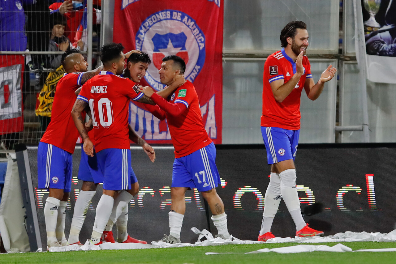 Titular de La Roja descartado de los duelos ante Paraguay y Ecuador