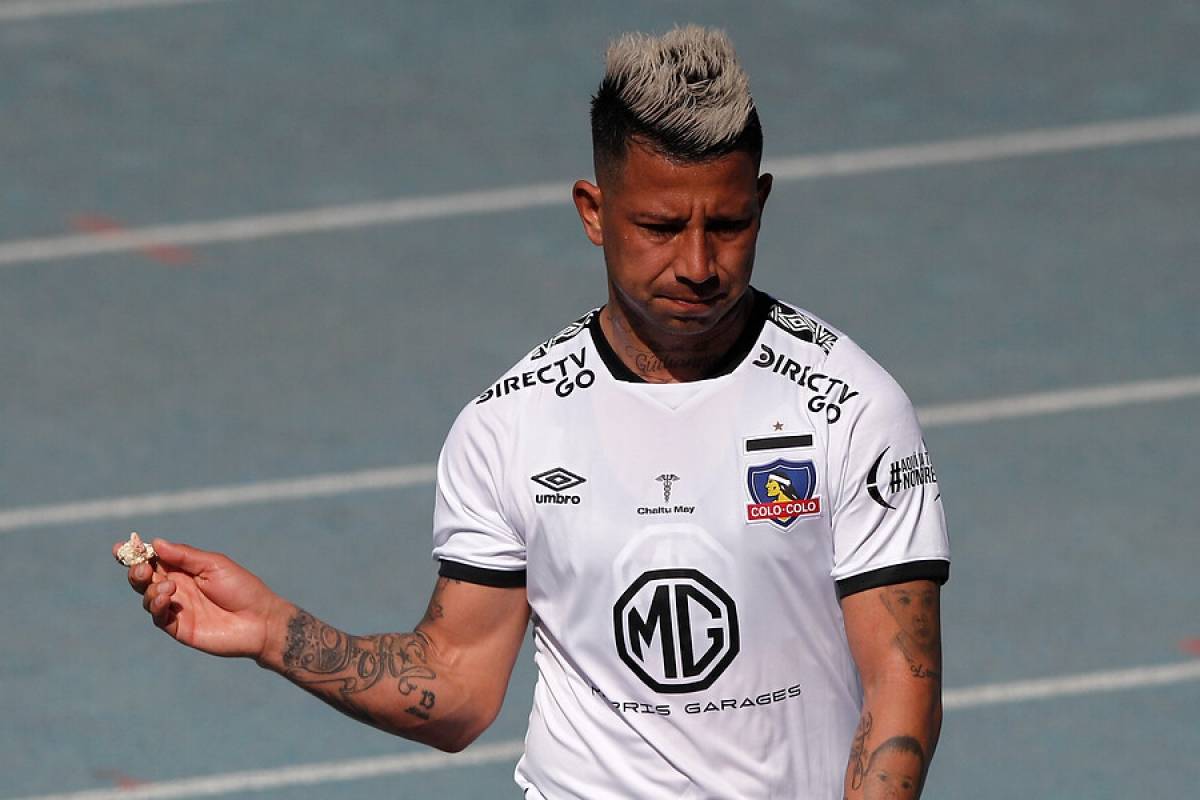 ByN evalúa despido de Leo Valencia
