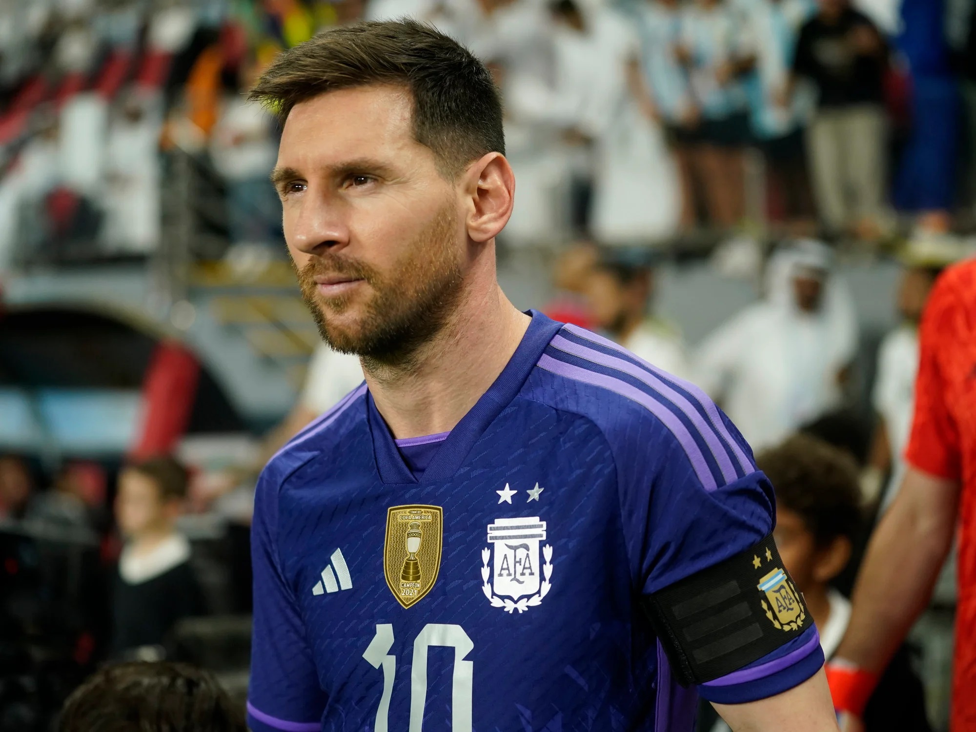 Lionel Messi preocupa por imagen de su tobillo hinchado