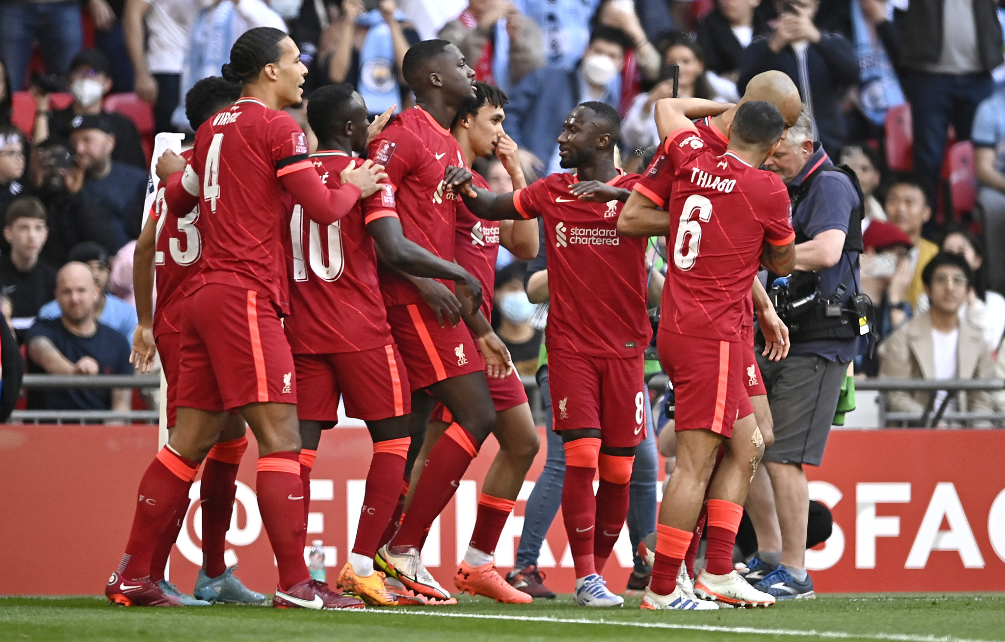 (Goles) Liverpool destrozó al Manchester City y avanzó a la final de la FA Cup