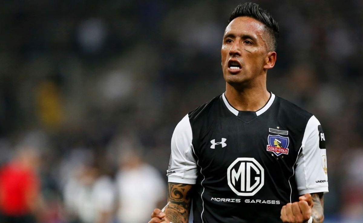 Ex Colo Colo Lucas Barrios se retira del fútbol profesional