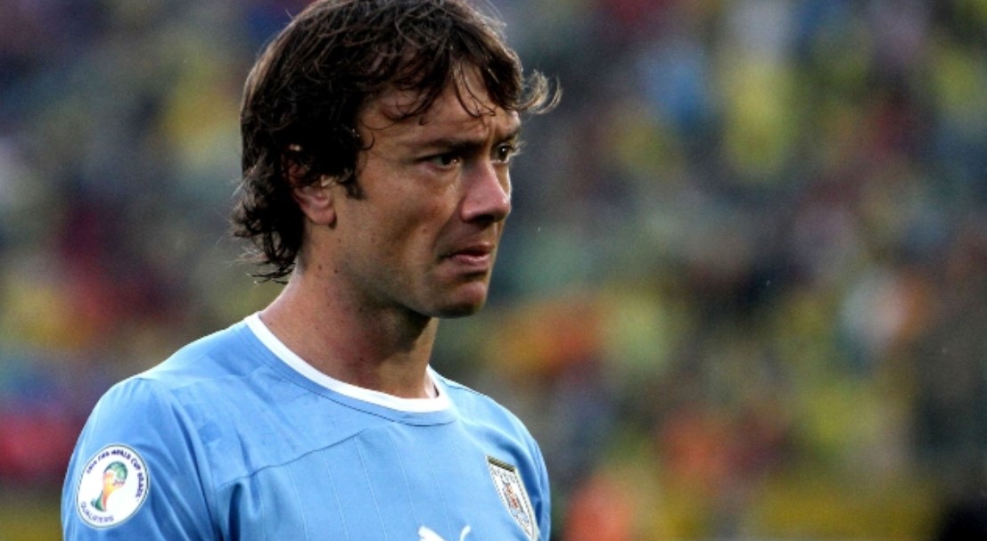 Ex capitán de Uruguay: «El VAR fue un desastre, fue penal»