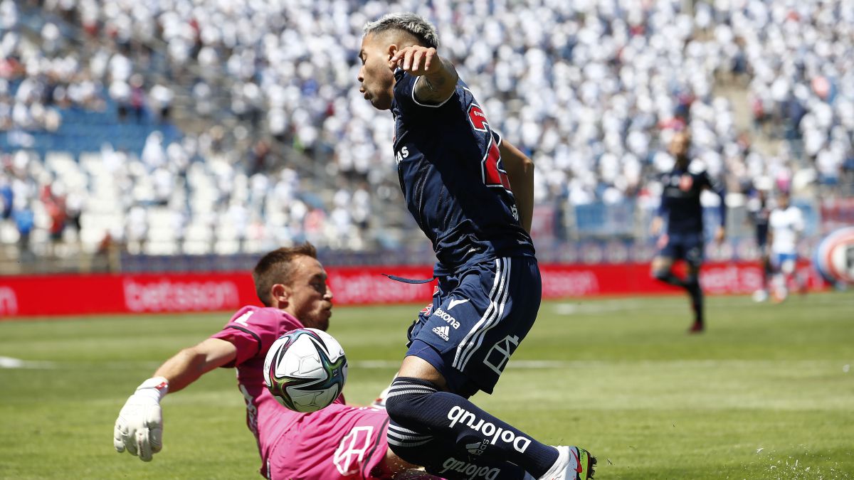 «Toca el balón el portero»: Liberan audio del VAR en el penal que reclama la ‘U’