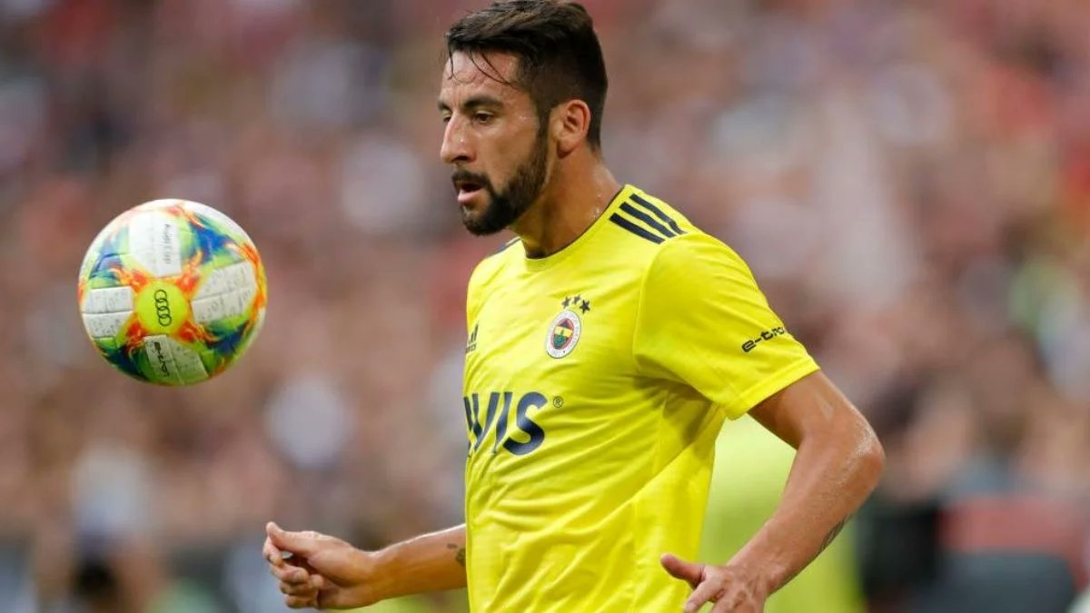 ¿Llega a la ‘U’? Aseguran que Mauricio Isla seguirá su carrera en Chile