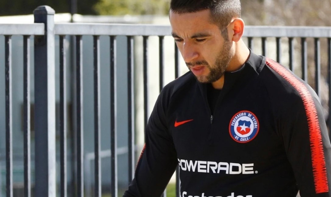 Mauricio Isla llegaría a las eliminatorias sin problemas
