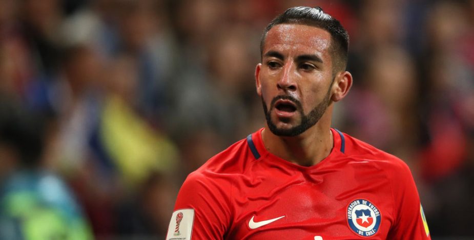 Mauricio Isla irá a la banca en duelo de Chile vs Argentina