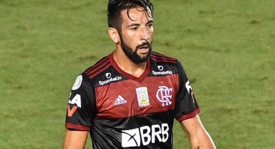 Mauricio Isla da positivo por Covid-19